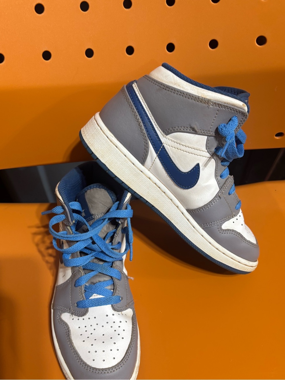 Nike Air Jordan 1 Mid GS Youth 5Y White Gray Blue High Top Sneakers DQ8423-014 - Picture 6 of 7